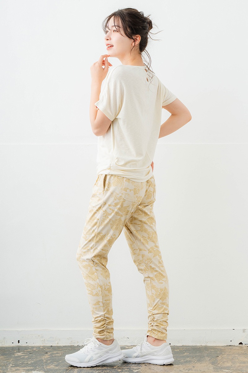 刺繍モチーフリヨセルTシャツ アイボリー　5634-1629