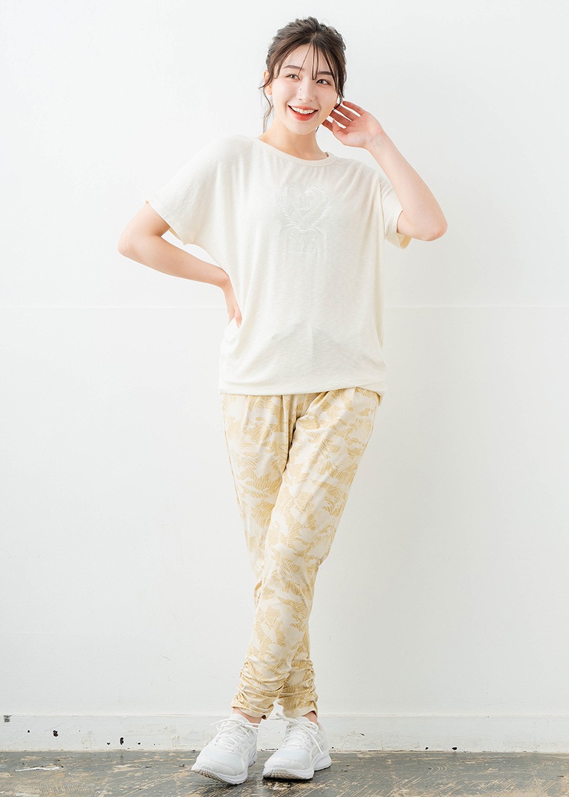 刺繍モチーフリヨセルTシャツ アイボリー　5634-1629