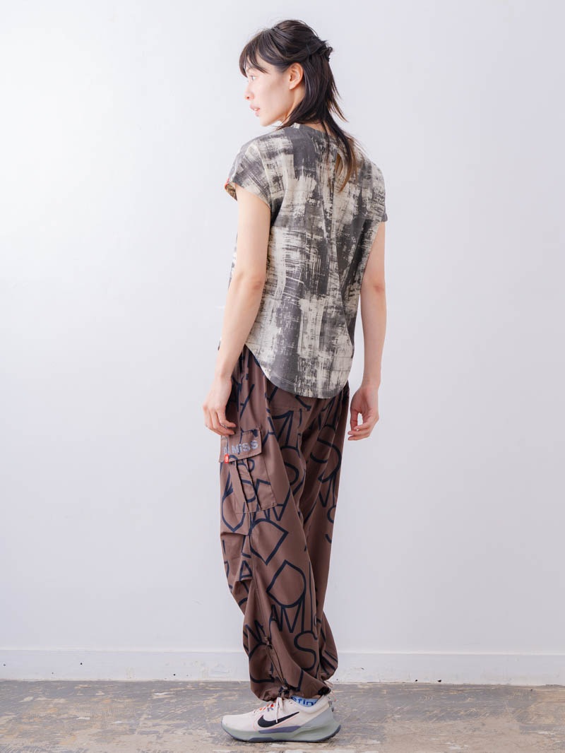 ブロックフォームロゴ Ｔシャツ ホワイト 1534-1617