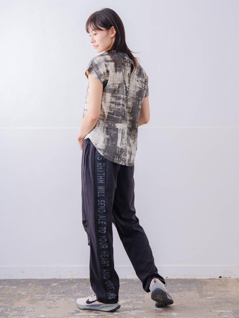 ブロックフォームロゴ Ｔシャツ ホワイト 1534-1617