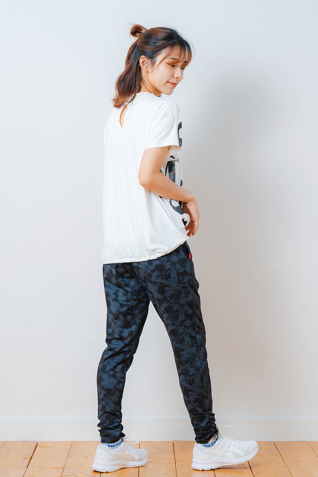 グラデーションテキスト Tシャツ ホワイト 1534-1449