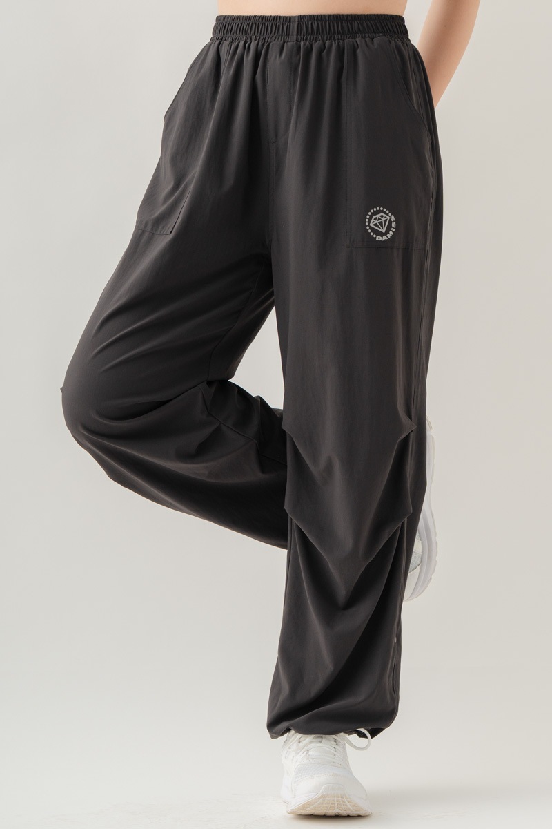 【先行割10％OFF】　ULTRA AIRY ワイドパンツ ブラック 1632-1485【8/17まで】