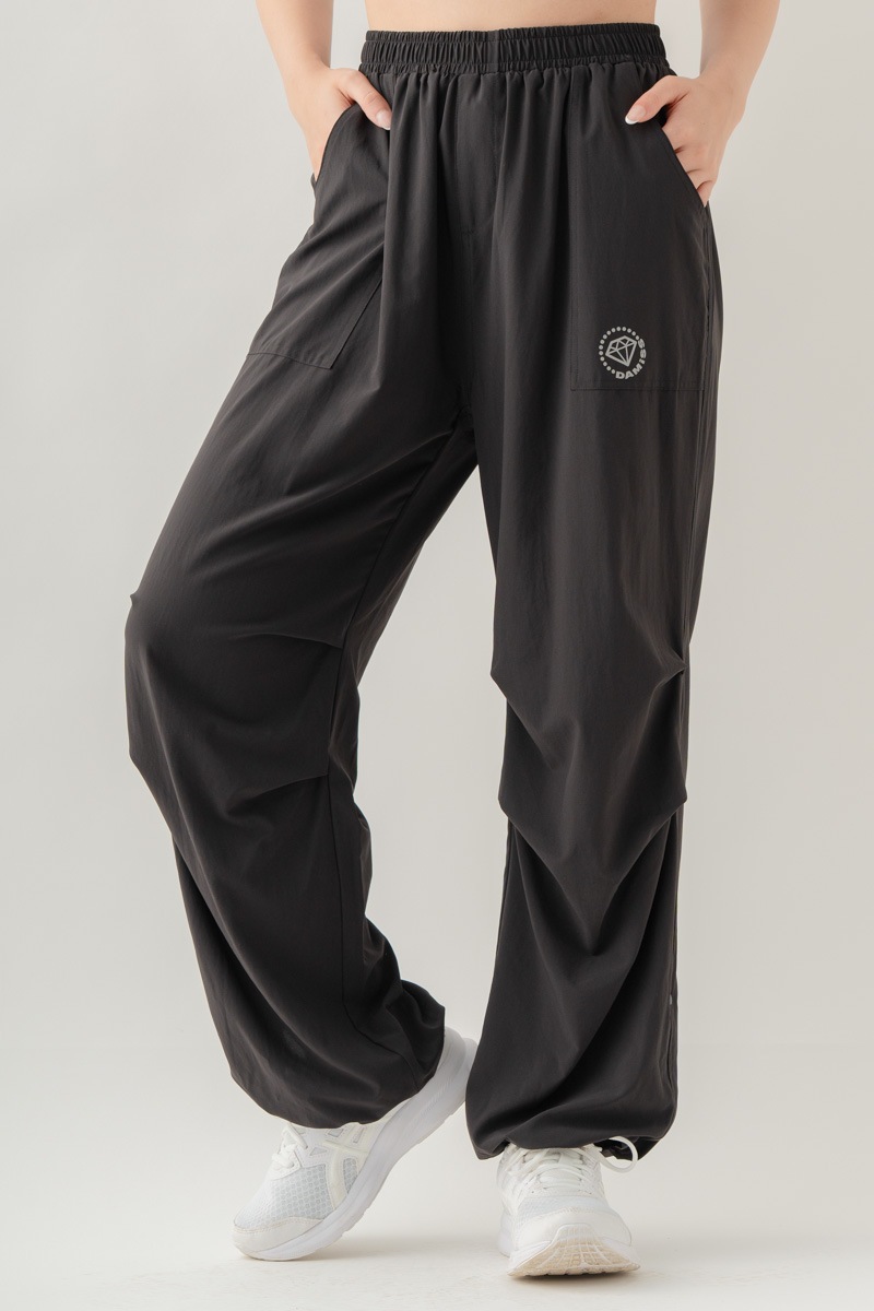 【先行割10％OFF】　ULTRA AIRY ワイドパンツ ブラック 1632-1485【8/17まで】