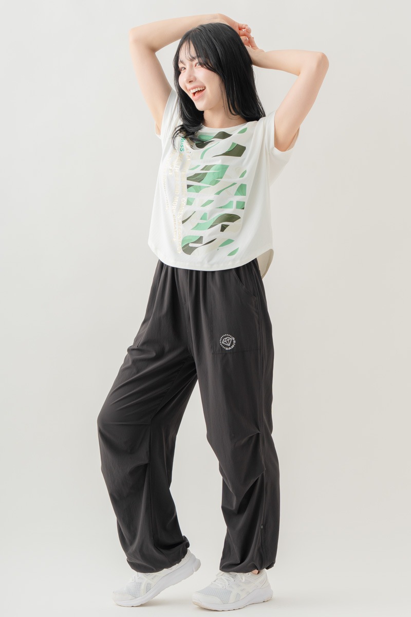 【先行割10％OFF】　ULTRA AIRY ワイドパンツ ブラック 1632-1485【8/17まで】