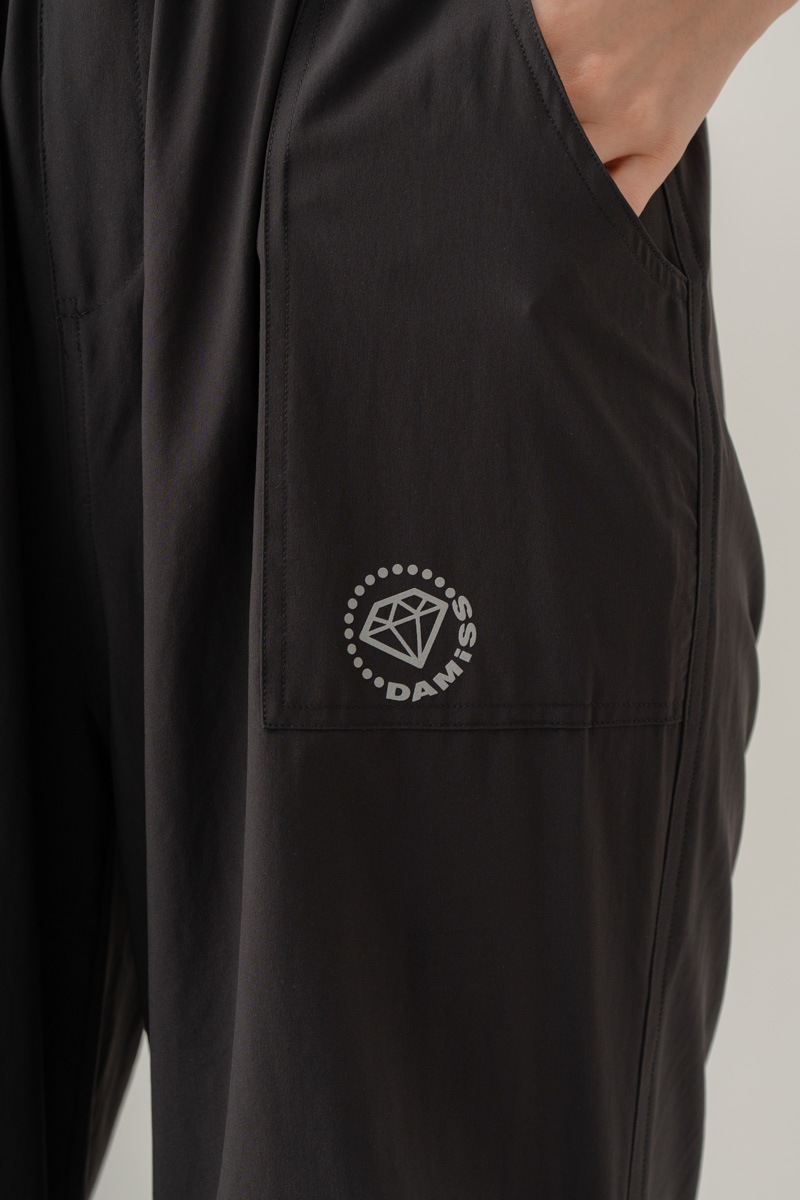 【先行割10％OFF】　ULTRA AIRY ワイドパンツ ブラック 1632-1485【8/17まで】