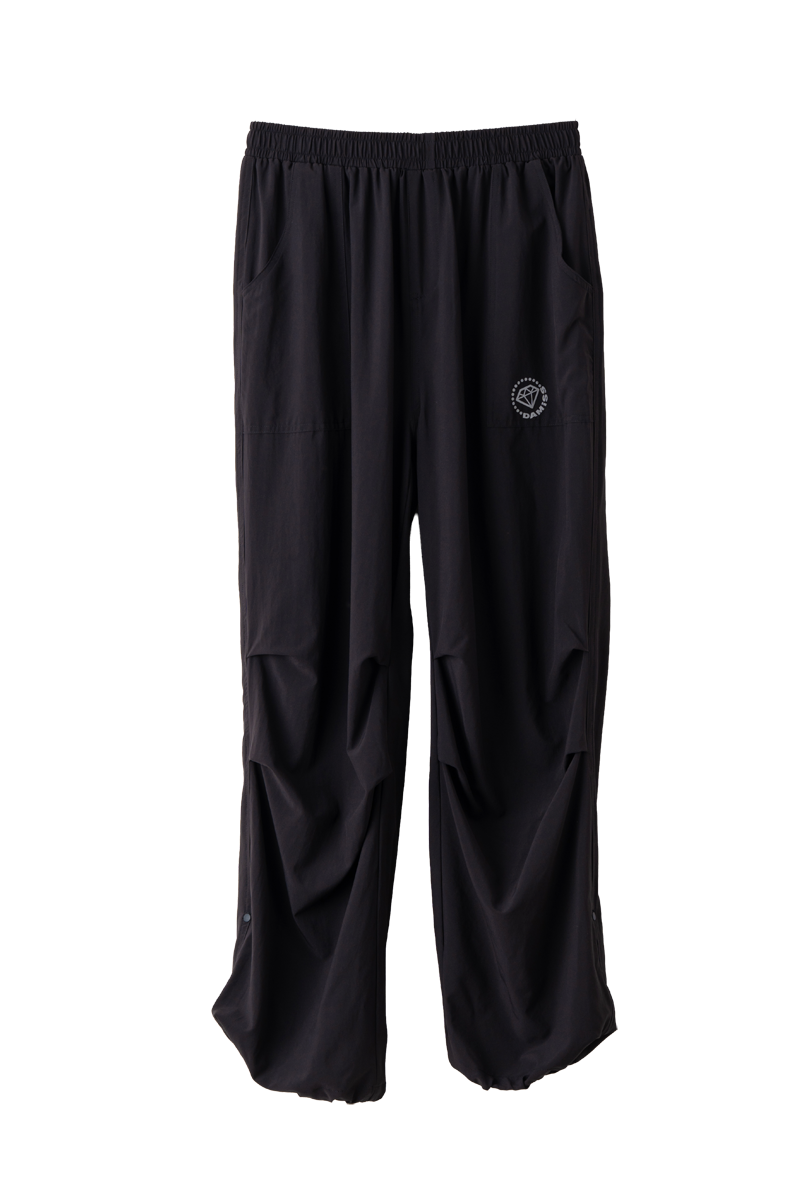 【先行割10％OFF】　ULTRA AIRY ワイドパンツ ブラック 1632-1485【8/17まで】