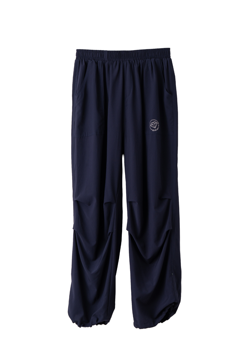 【先行割10％OFF】　ULTRA AIRY ワイドパンツ ブラック 1632-1485【8/17まで】