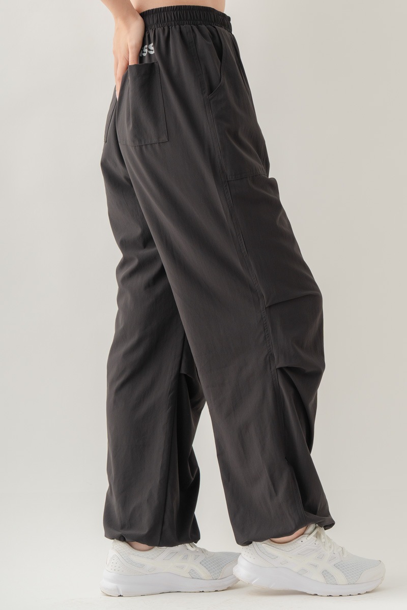 【先行割10％OFF】　ULTRA AIRY ワイドパンツ ブラック 1632-1485【8/17まで】
