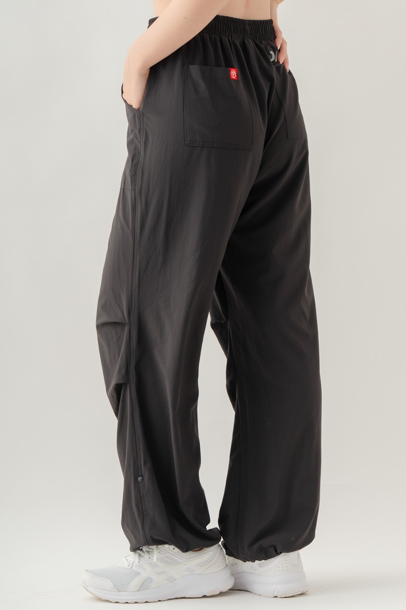 【先行割10％OFF】　ULTRA AIRY ワイドパンツ ブラック 1632-1485【8/17まで】