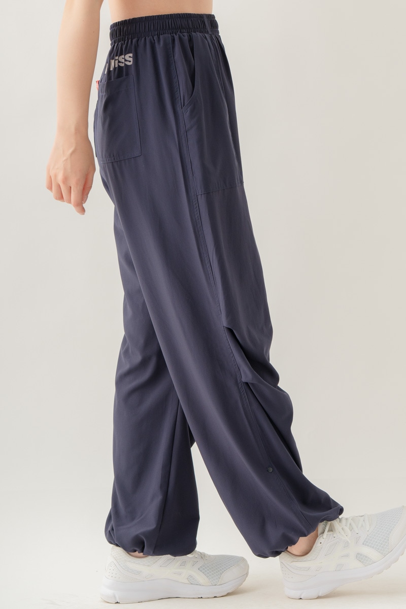 【先行割10％OFF】　ULTRA AIRY ワイドパンツ ネイビー 1632-1485【8/17まで】