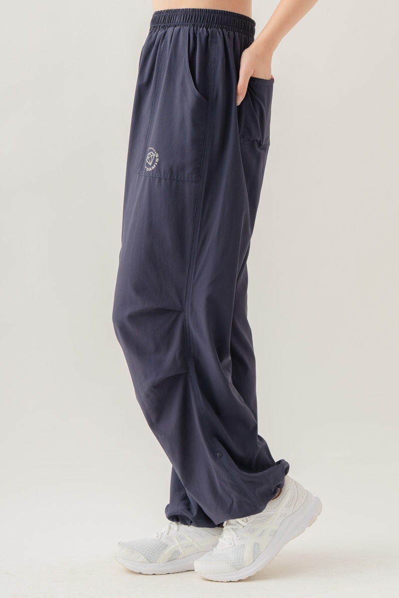 【先行割10％OFF】　ULTRA AIRY ワイドパンツ ネイビー 1632-1485【8/17まで】