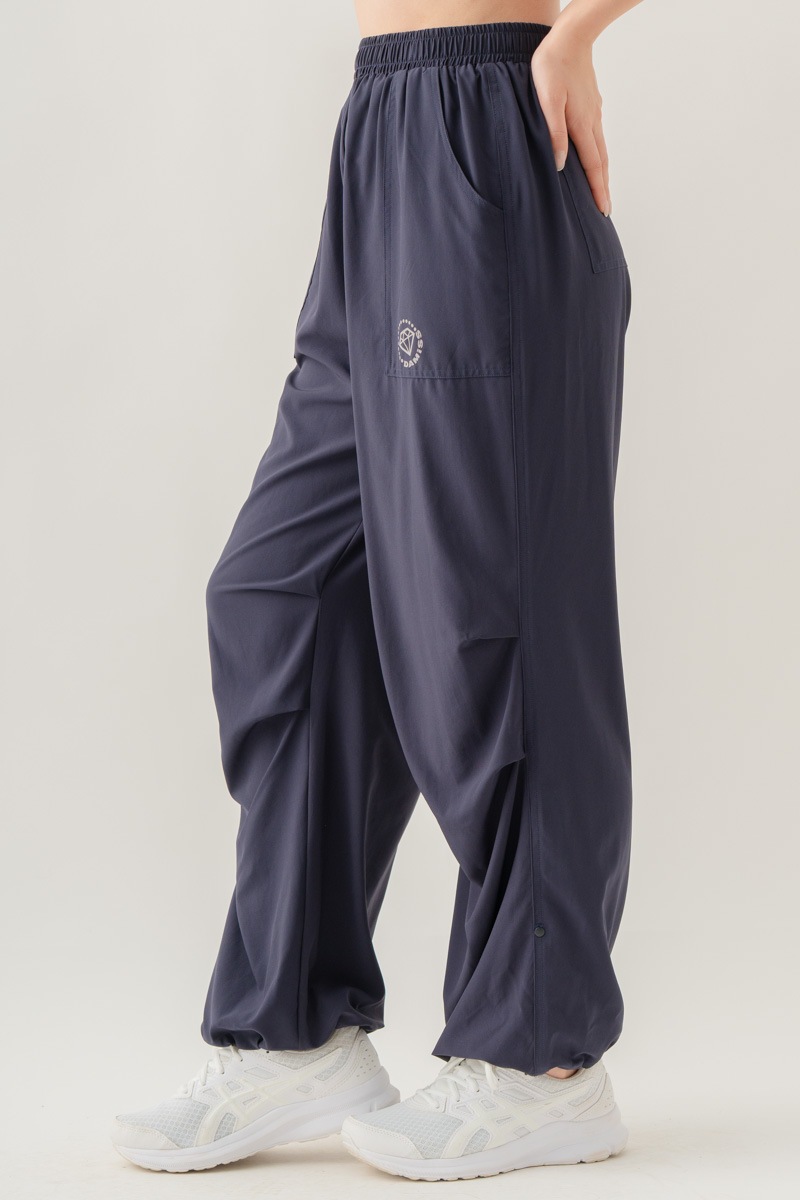 【先行割10％OFF】　ULTRA AIRY ワイドパンツ ネイビー 1632-1485【8/17まで】