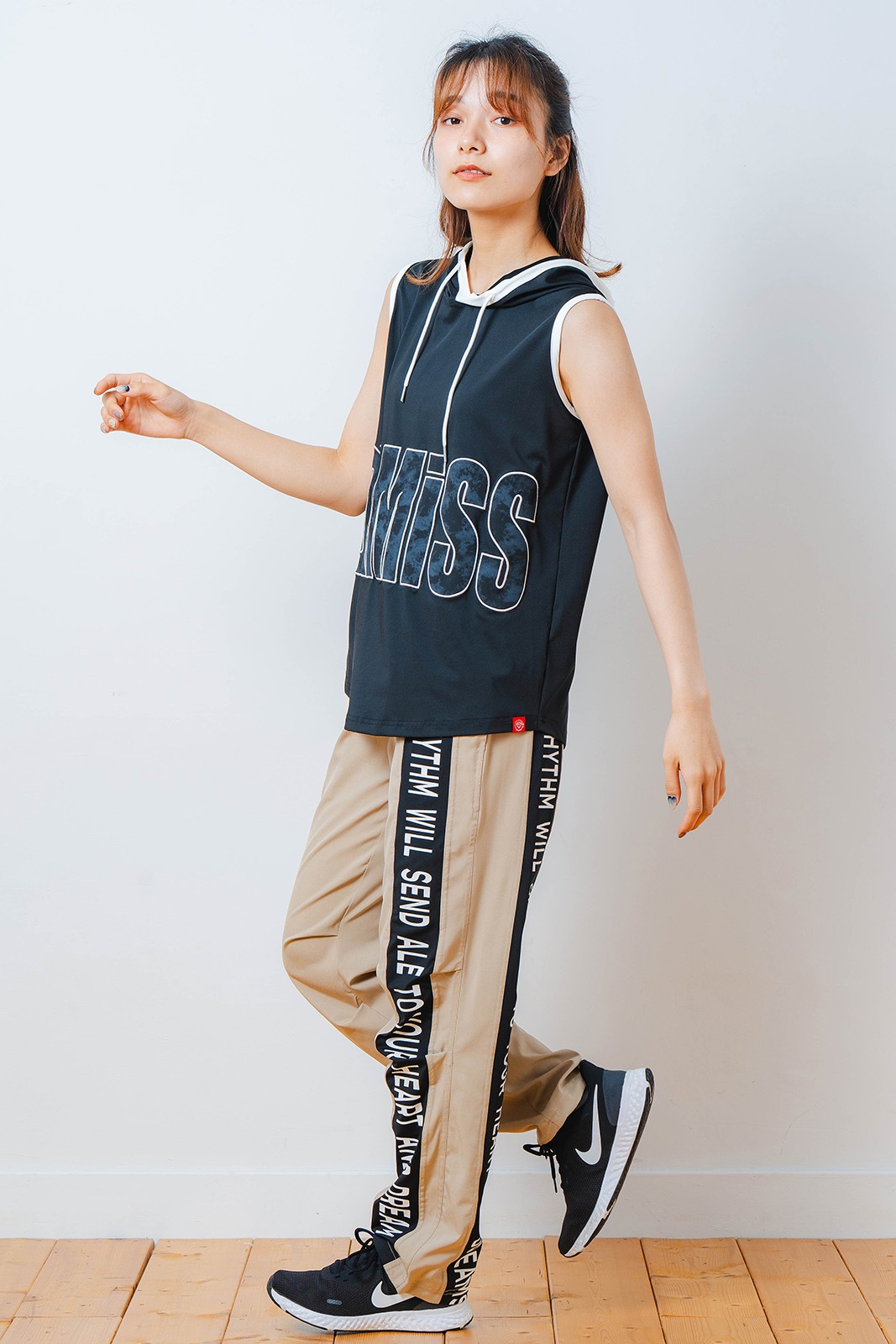 パッチワークフード タンクトップ ブラック 1533-1453