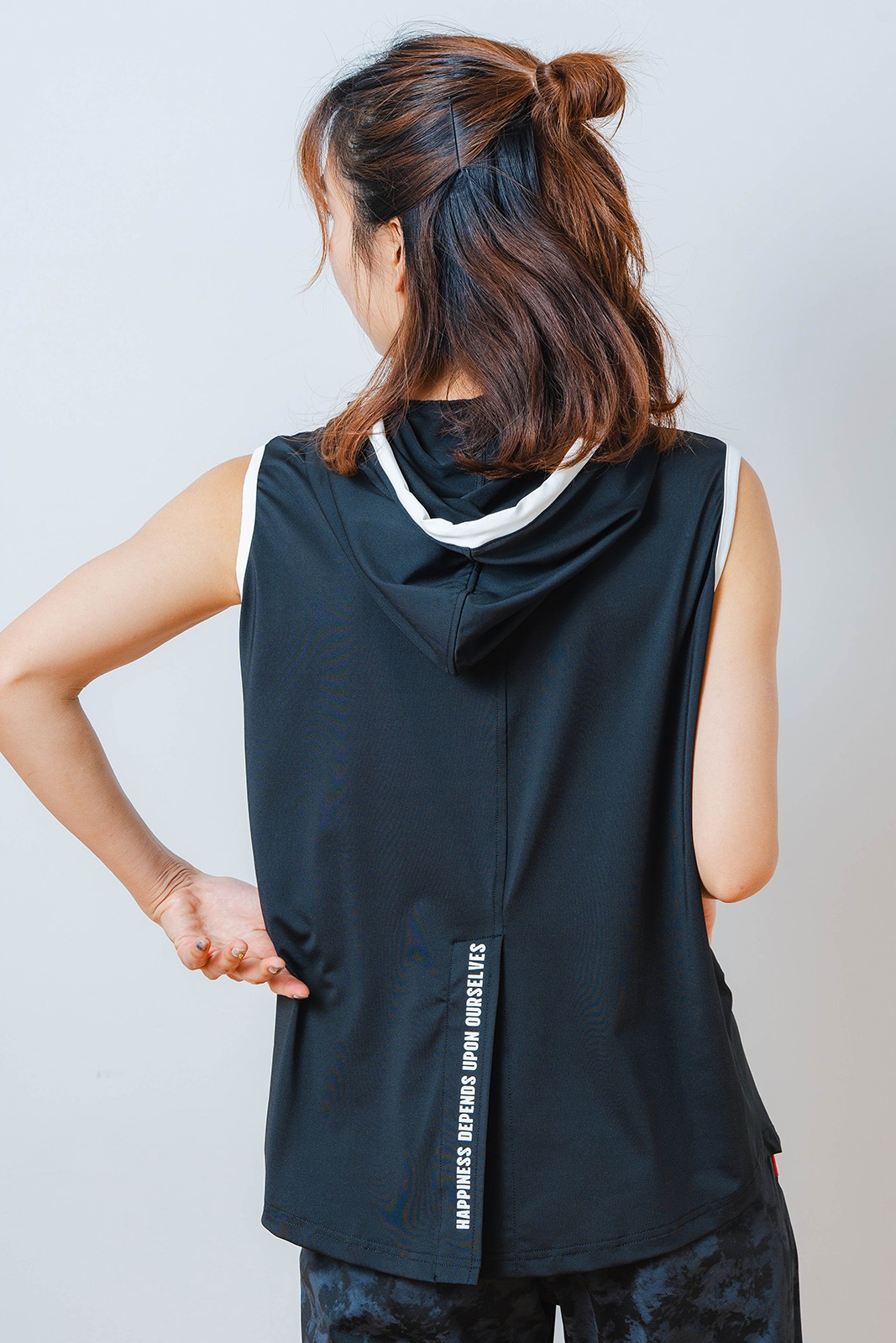 パッチワークフード タンクトップ ブラック 1533-1453