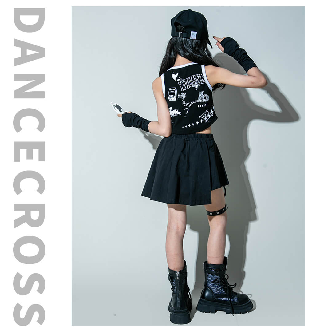 メタル製／女の子キイホルダー。【スカートを捲れば……】。 rge-594-1.jpg 小物・アクセサリー