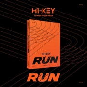 韓国音楽 H1-KEY (ハイキー) - RUN (1STマキシシングル/CD+フォトブック60P+フォトカード1種+ステッカー1種+ポストカード1種)
