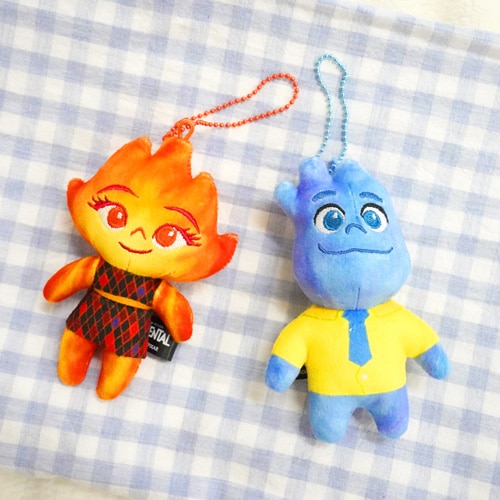 【未使用タグ付き】PIXAR マイ・エレメント　ウエイド&エンバーぬいぐるみ 先払いのみ）キャラクターグッズ 「マイ・エレメント」 ウェイド