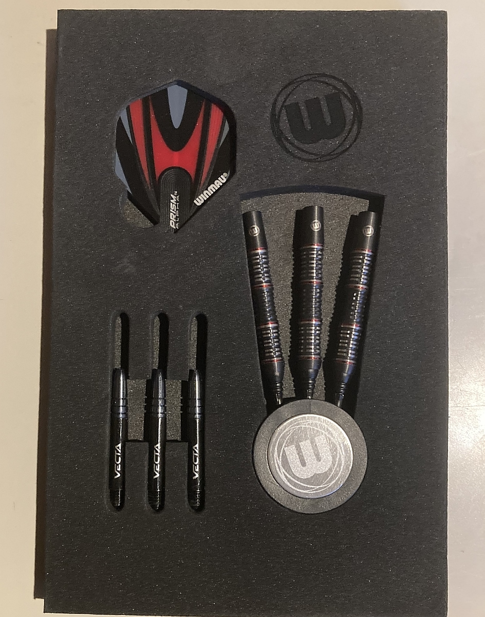 2021A/W新作☆送料無料】 Winmau ダリル ガーニー スペシャル
