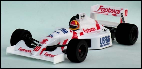 シェブロンモデルズ FSL030W2 F-103用ボディー マーチ901白ウイング
