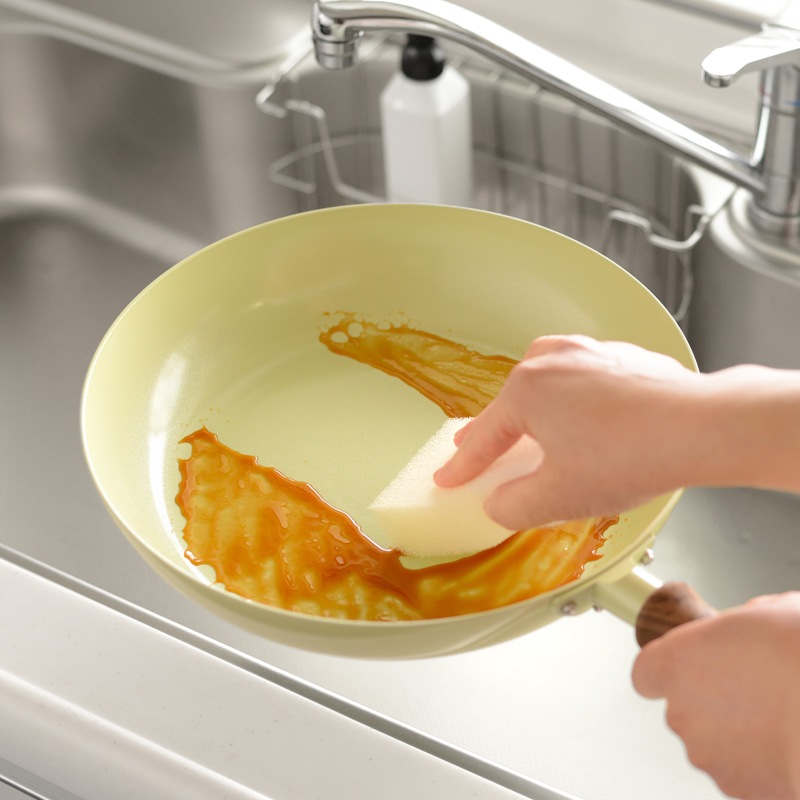 ヘッタ IH対応セラミックフライパン28cm RB-3523