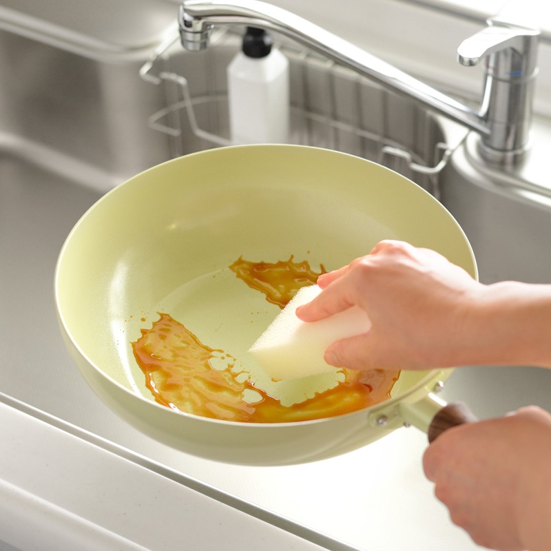 ヘッタ IH対応セラミックいため鍋28cm RB-3525