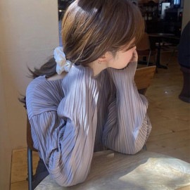 くすみカラー スラッシュドネック プリーツブラウス