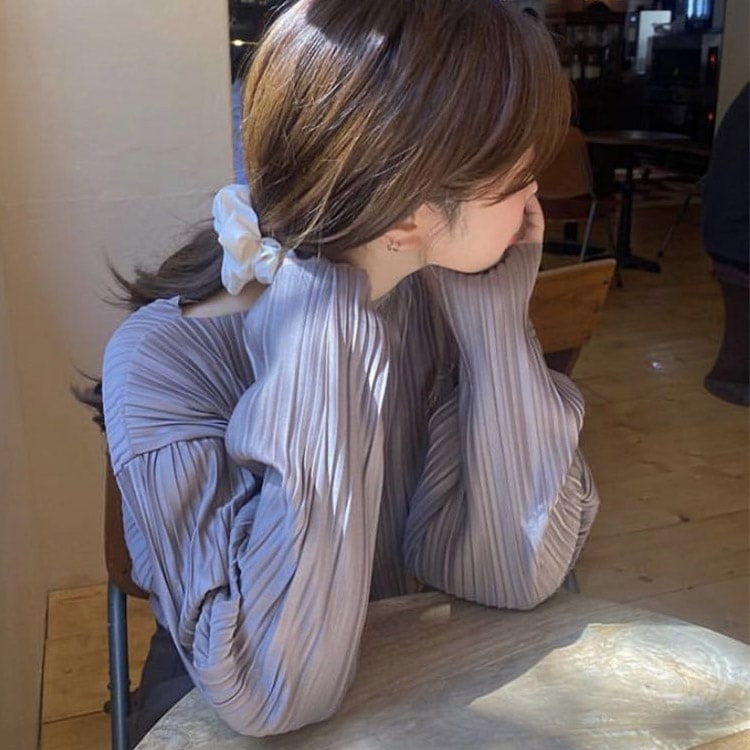 くすみカラー スラッシュドネック プリーツブラウス