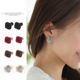 韓国デザイン ピアス ベロア ベルベット バックキャッチ