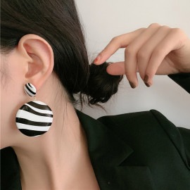 PU レザー 大きめ ゼブラ柄 ピアス