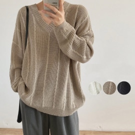 ケーブル編み Vネック ニット