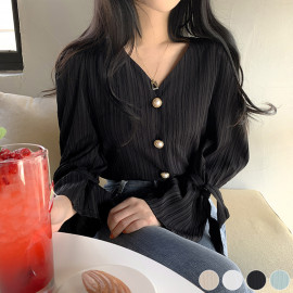 パールボタン Vネックブラウス