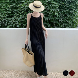 すとんと落ちる プリーツデザイン ロングワンピース