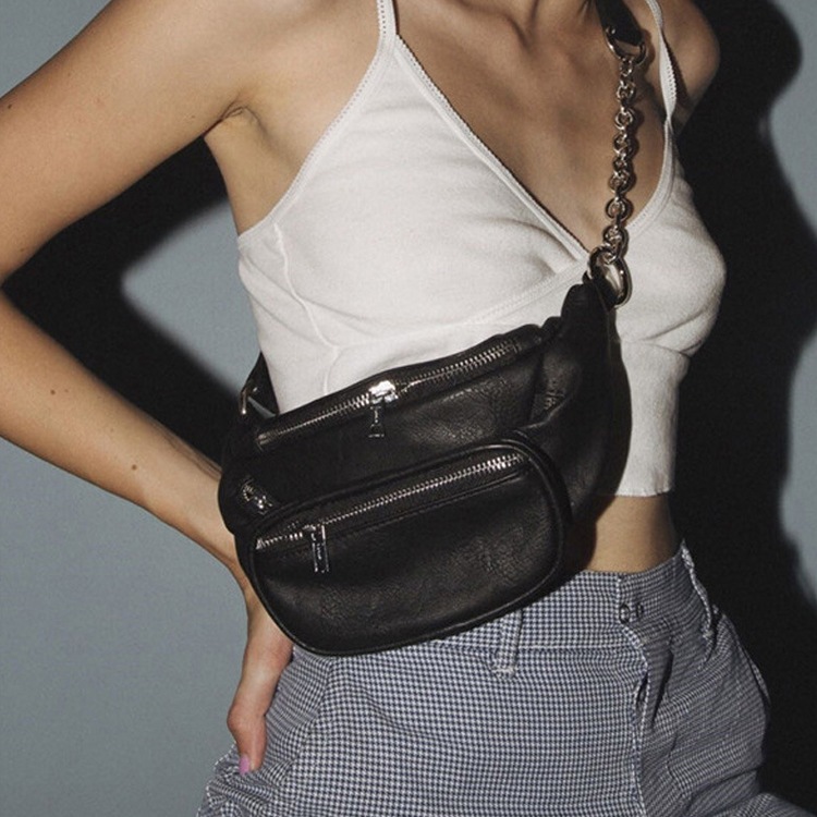 斜め掛け PUレザー チェーン ボディバッグ