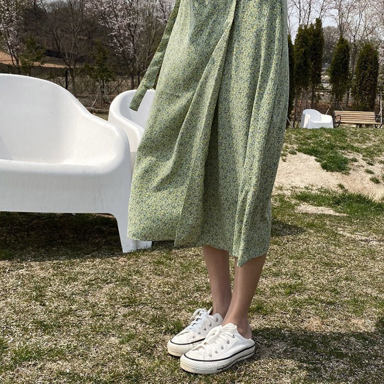 Vネック カシュクール風 花柄ワンピース