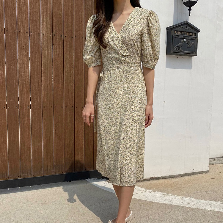 Vネック カシュクール風 花柄ワンピース