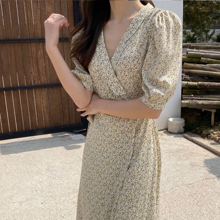 Vネック カシュクール風 花柄ワンピース