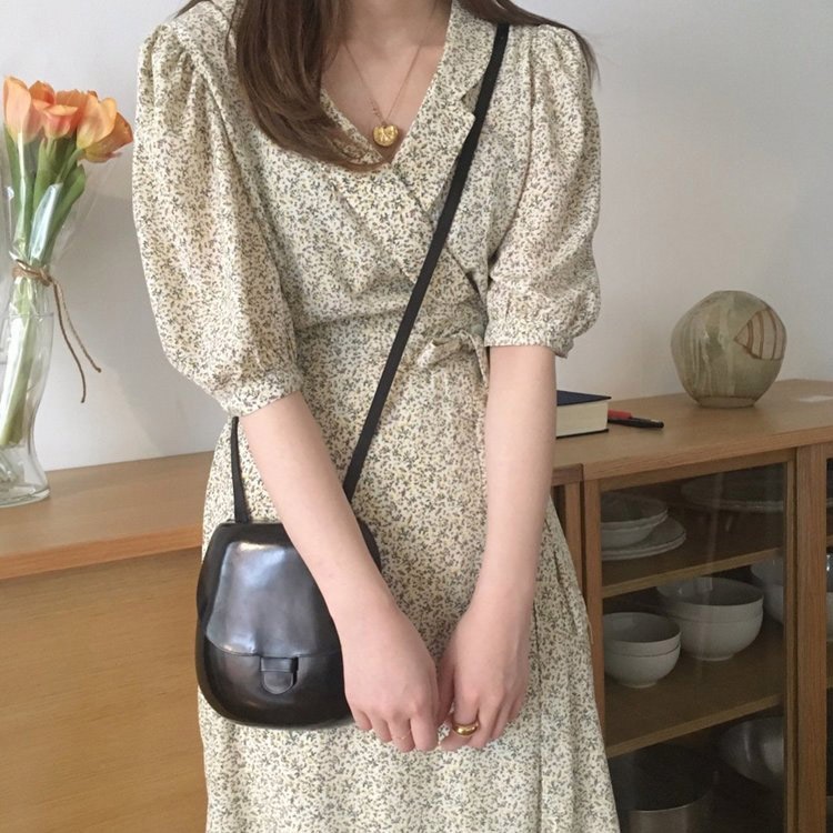 Vネック カシュクール風 花柄ワンピース