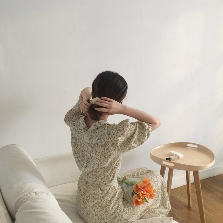 Vネック カシュクール風 花柄ワンピース