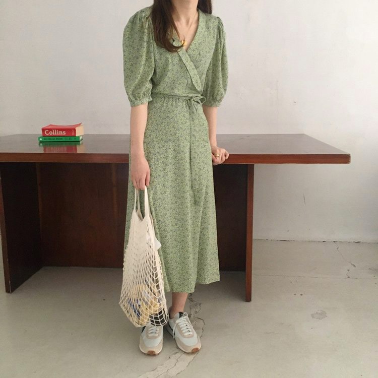 Vネック カシュクール風 花柄ワンピース