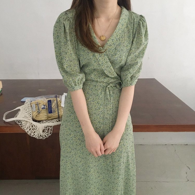 Vネック カシュクール風 花柄ワンピース