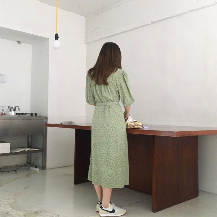 Vネック カシュクール風 花柄ワンピース