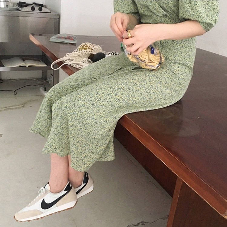 Vネック カシュクール風 花柄ワンピース