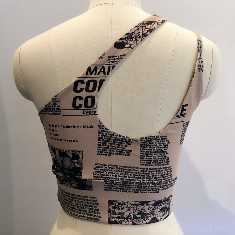 英字 プリント柄 アンシンメトリー カップ付 ヨガウェア