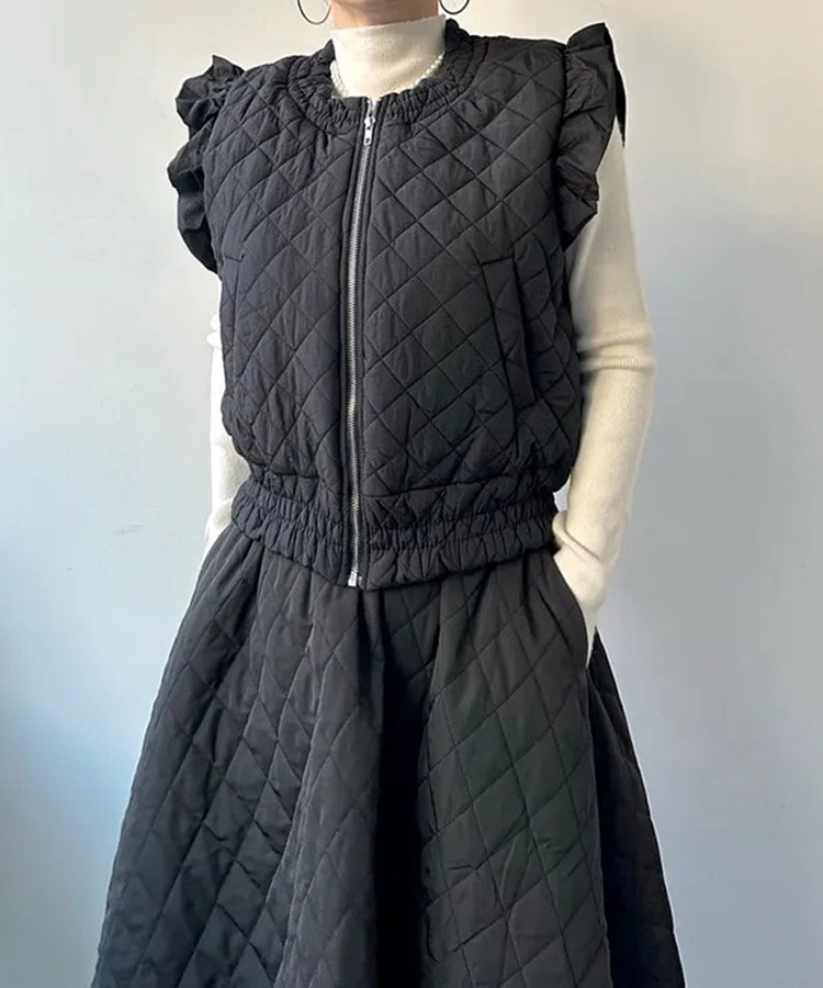 ダイヤ 切り替え キルティング フリル袖 ベスト


