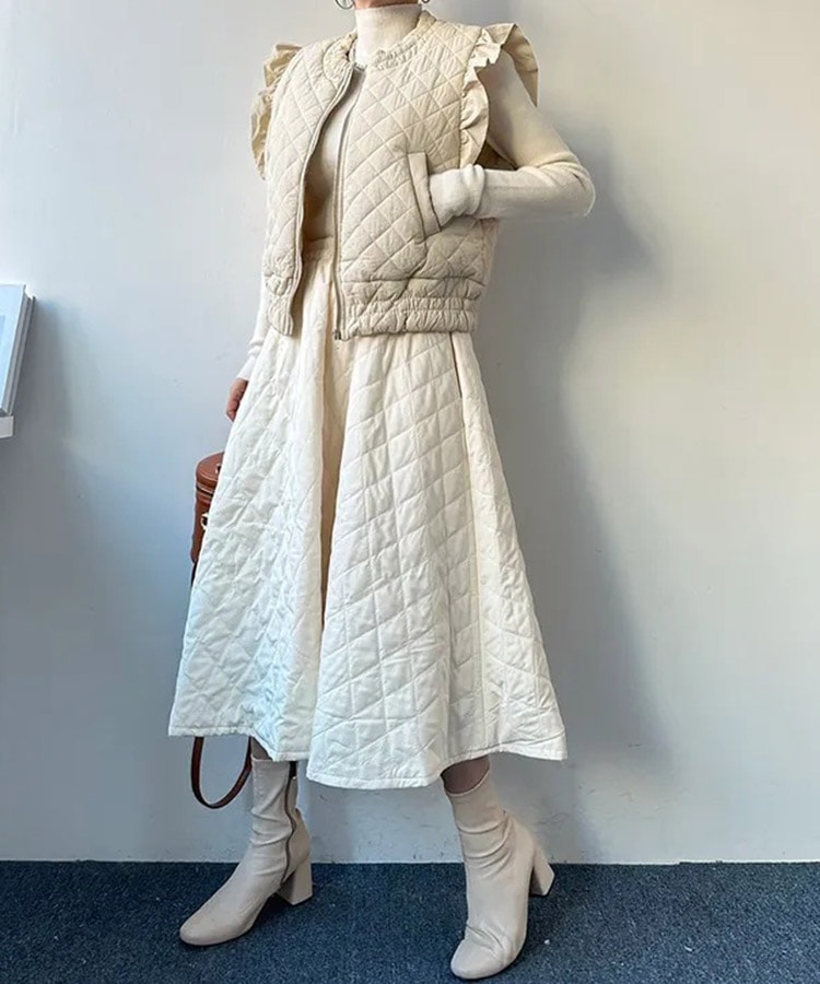 ダイヤ 切り替え キルティング フリル袖 ベスト

