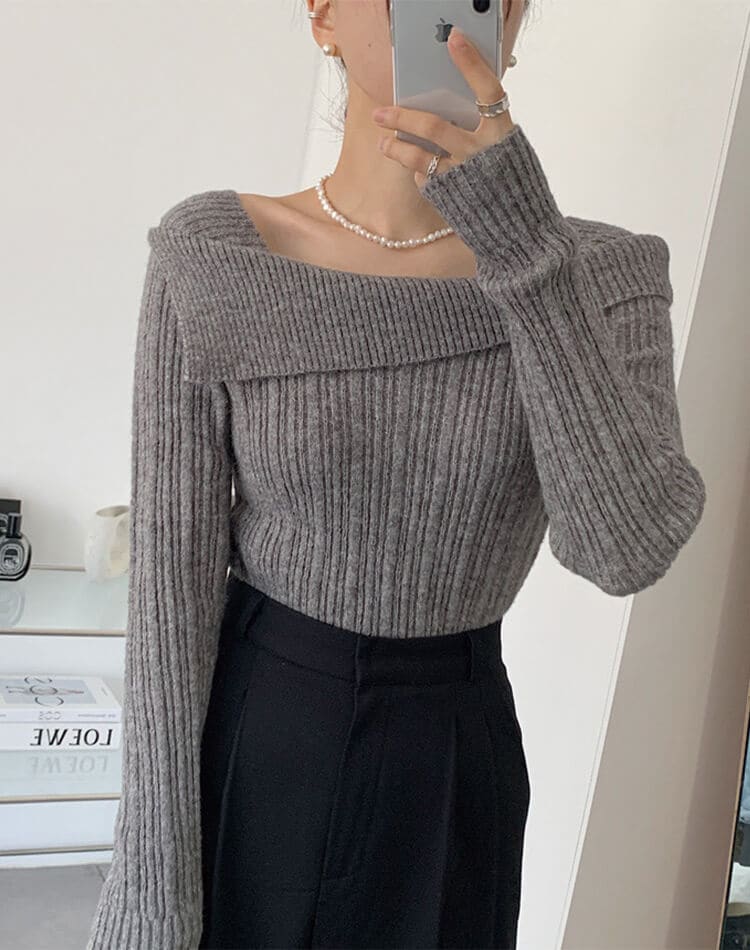 折り返し襟 スラッシュドネック ニットトップス