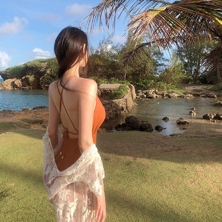 深Vホルターネック 谷間見せ ワンピース水着