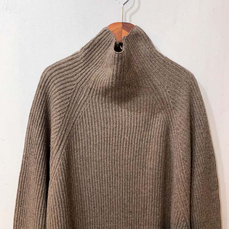 ゆったり ぽわん袖 ハイネック ロング ニットワンピース