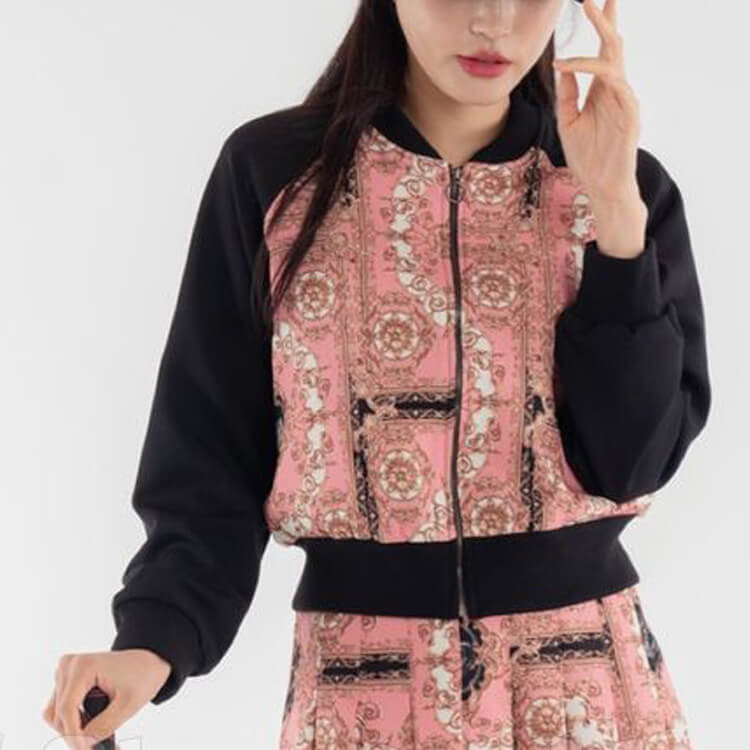 韓国ゴルフウェア スカーフ柄 上下セットアップ