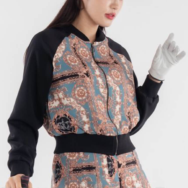 韓国ゴルフウェア スカーフ柄 上下セットアップ